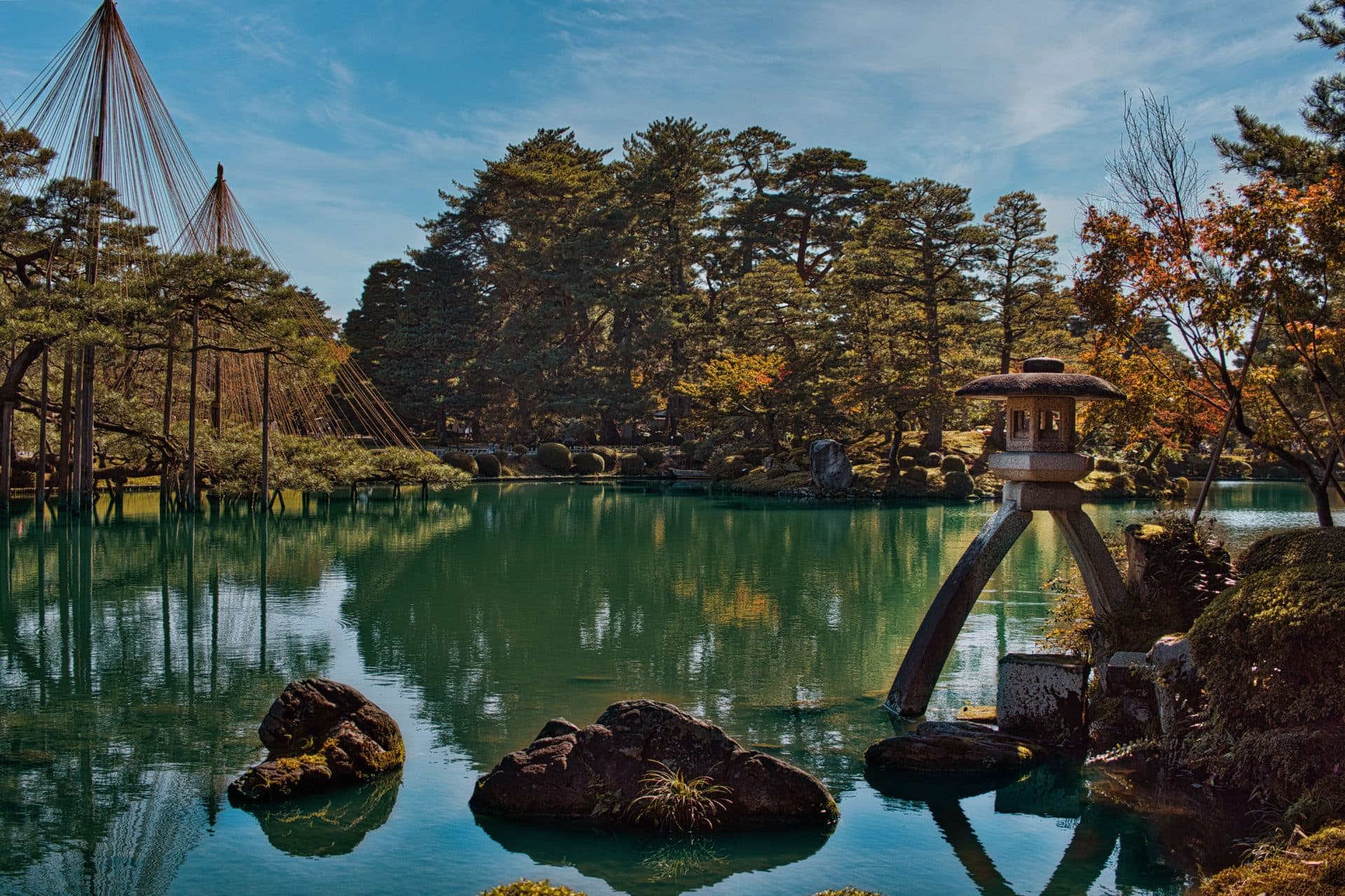 Scenic view of kenrokuen garden in kanazawa japan